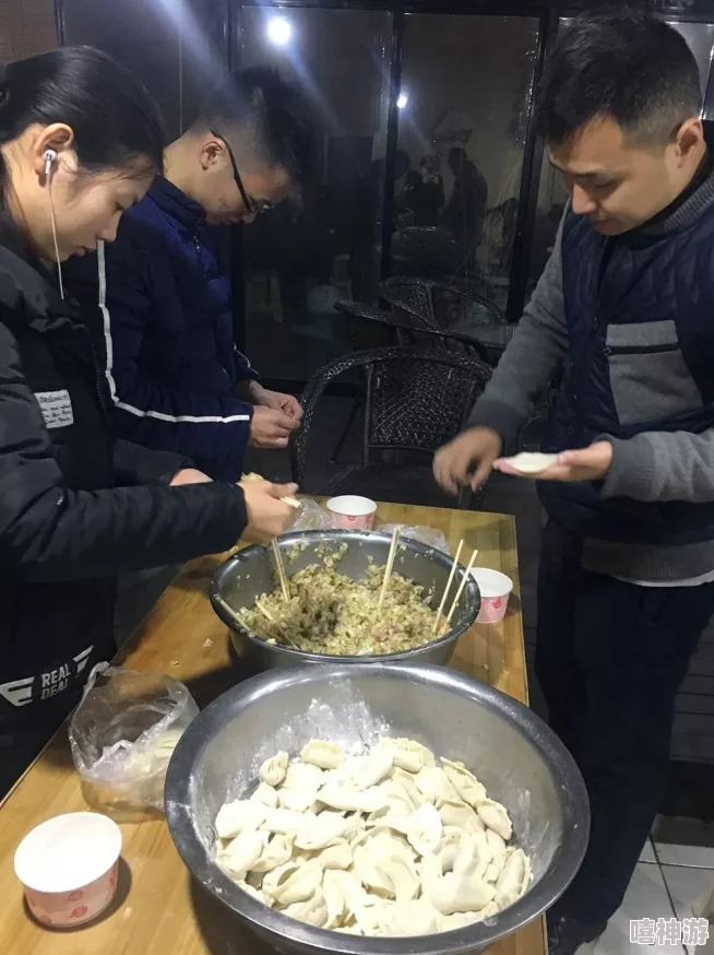 授课方式Bo肉馅小水饺引发热议，学生们疯狂排队争相体验，商业潜力暴露无遗！