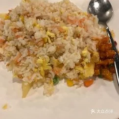 波西亚时光美食揭秘：秘制鲑鱼炒饭独家配方大公开，还有惊喜新口味等你尝鲜！